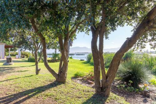 Lodge Large Group Holiday Home Pool, Braai, Dstv, Wifi