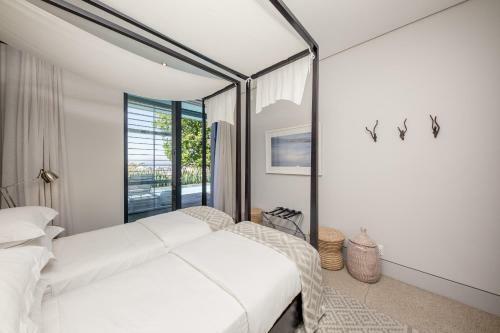 Loader Villa
