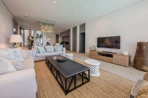 Loader Villa