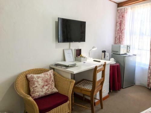 Howards End Manor B&B