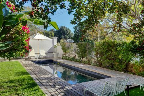 Victorian Manor Apartment Near de Waal Park