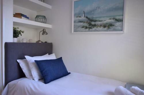 Breathtaking 3 Bedroom Apartment In Cape Town