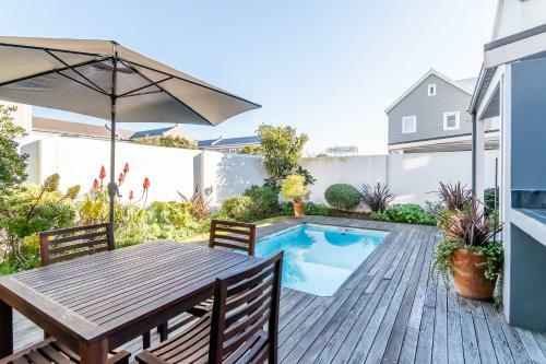 Cosy Beach Bungalow