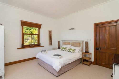 Villa Knysna Tuscan Hideaway- Ef1