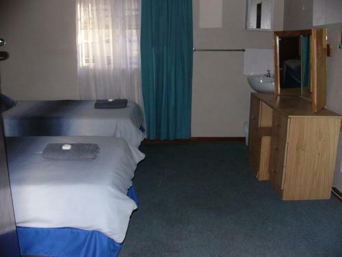 Hostal Strelitzia Guest House