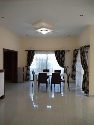 3 Bedrooms Exclusive Apartment In Kaludu