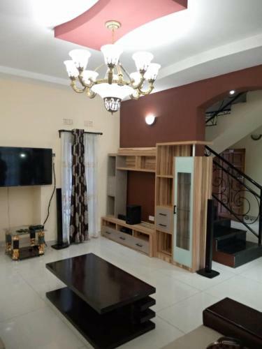 3 Bedrooms Exclusive Apartment In Kaludu