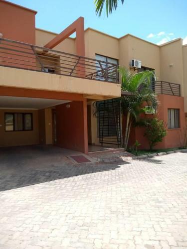 4 Bedrooms Luxurious Apartment In Jesmondin