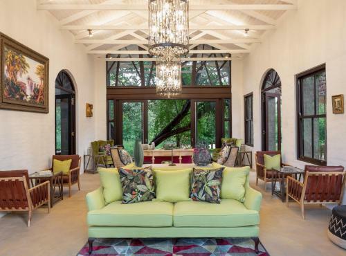Mbano Manor Hotel