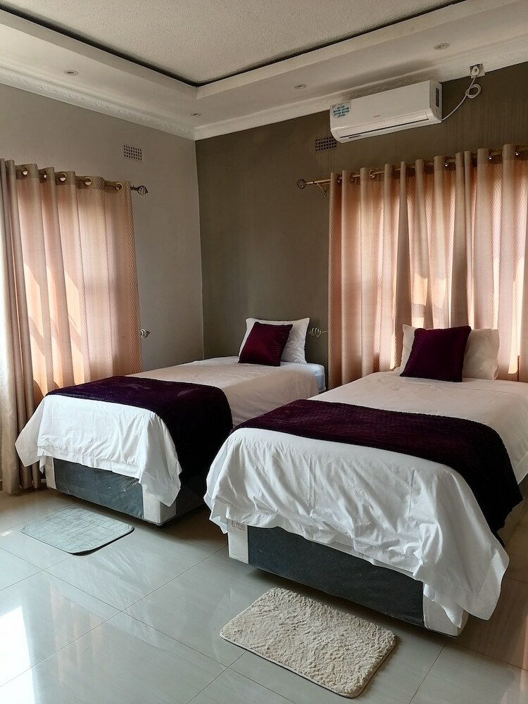 Hostal 848 Guest House