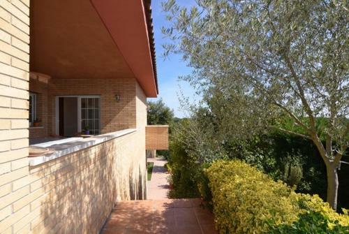 Vallcanera Villa Sleeps 8 Pool