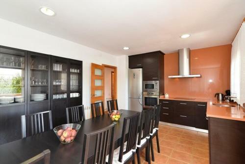 Vallcanera Villa Sleeps 8 Pool