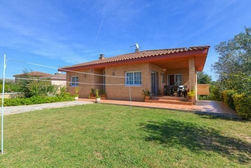Vallcanera Villa Sleeps 8 Pool
