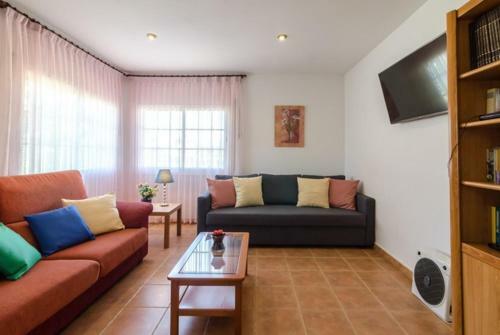 Vallcanera Villa Sleeps 8 Pool
