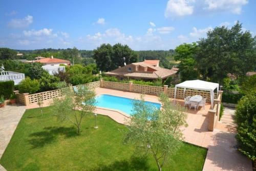 Vallcanera Villa Sleeps 8 Pool
