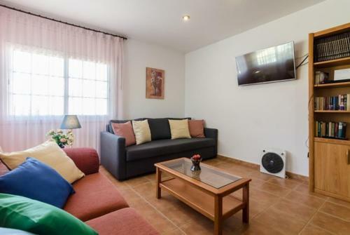 Vallcanera Villa Sleeps 8 Pool