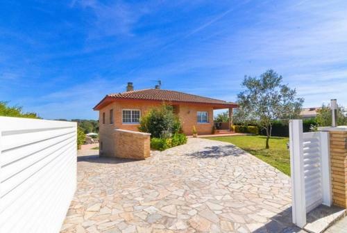 Vallcanera Villa Sleeps 8 Pool