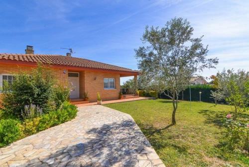 Vallcanera Villa Sleeps 8 Pool