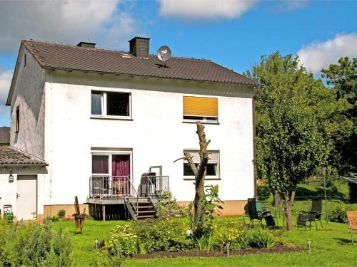 Spacious Apartment Near Forest In Freienhagen