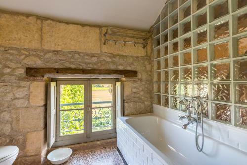 Montjoi Chateau Sleeps 26 Pool Wifi