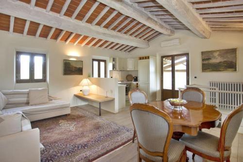 San Vincenti Villa Sleeps 18 Air Con Wifi