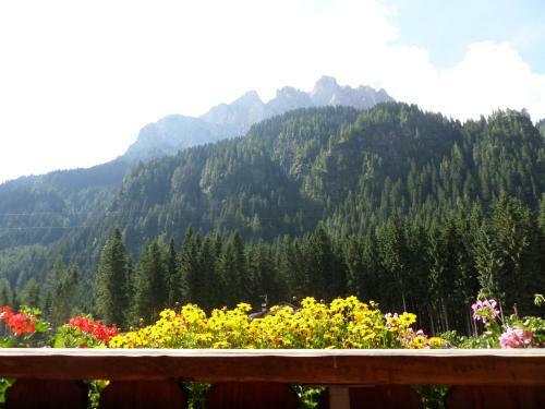 Hostal Affittacamere Pizzeria Marmolada