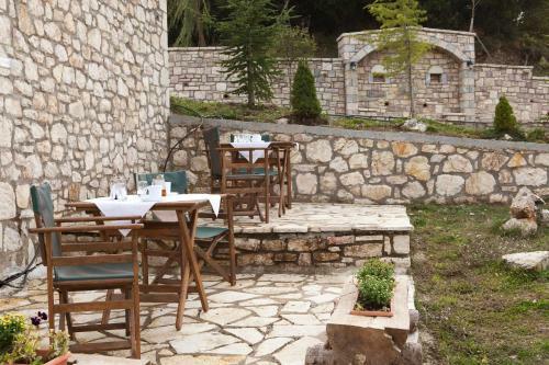 Hostal Kaloneri Rooms