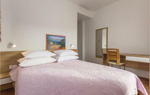 Three-bedroom Holiday Home In Lovrec