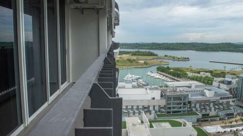 Hotel Encorp Marina Suites By Iconic Bliss