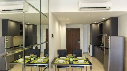 Hotel Encorp Marina Suites By Iconic Bliss