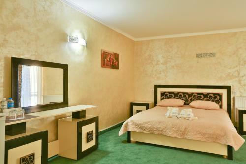 Hotel ??????