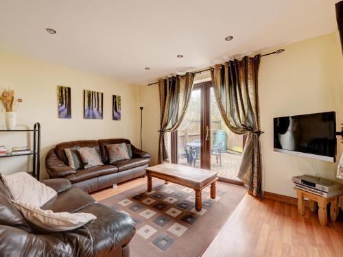Cozy Holiday Home In New Hedges With Terrace