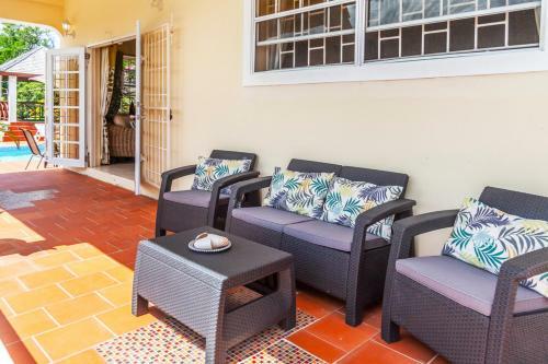 Cap Estate Villa Sleeps 10 Pool Air Con Wifi