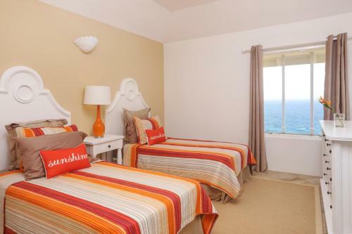 Cap Estate Villa Sleeps 8 Pool Air Con Wifi