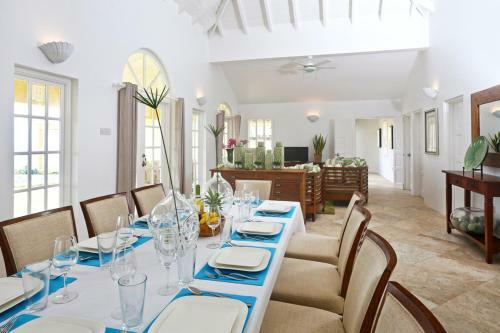 Cap Estate Villa Sleeps 8 Pool Air Con Wifi