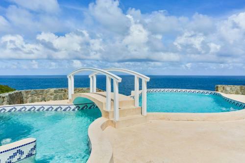 Cap Estate Villa Sleeps 8 Pool Air Con Wifi