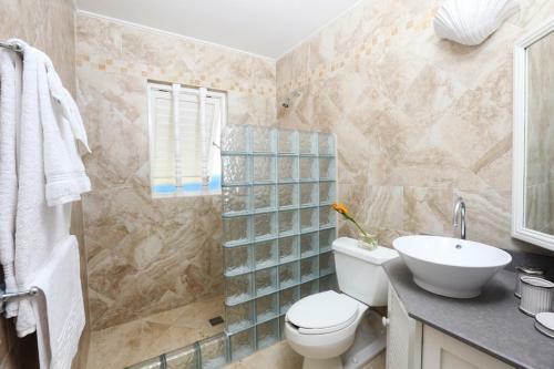 Cap Estate Villa Sleeps 8 Pool Air Con Wifi