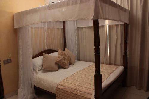 Moffat Court Boutique Hotel