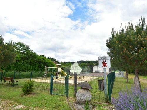 Charming Holiday Home In Prats-du-perigord With Pool