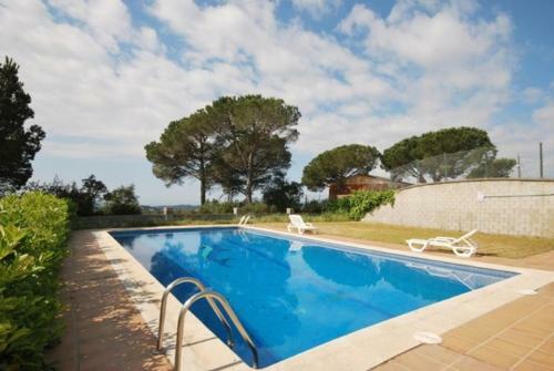Caules Villa Sleeps 8 Pool Wifi