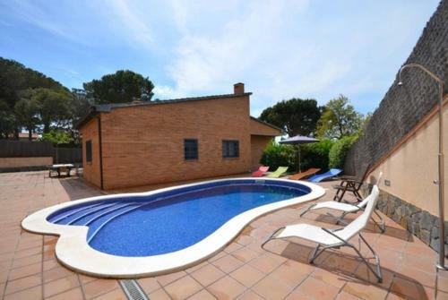 Caules Villa Sleeps 6 Pool Wifi