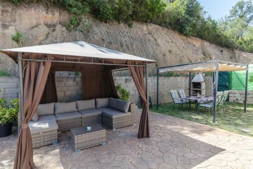 Caules Villa Sleeps 6 Pool