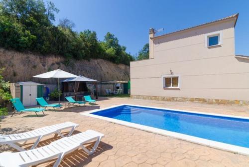 Caules Villa Sleeps 6 Pool