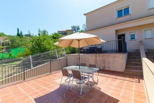 Caules Villa Sleeps 6 Pool