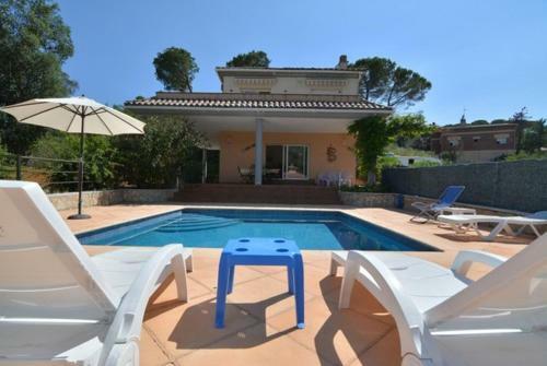 Caules Villa Sleeps 6 Pool