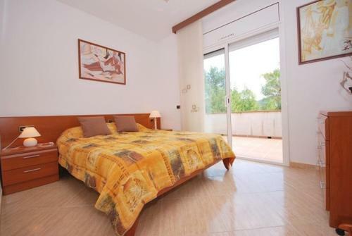 Caules Villa Sleeps 6 Pool