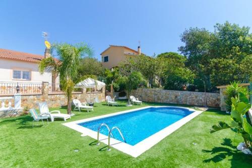 Caules Villa Sleeps 10 Pool Wifi