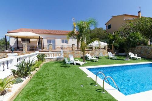 Caules Villa Sleeps 10 Pool Wifi