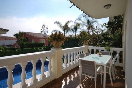 Lloret de Mar Villa Sleeps 8 Pool Wifi