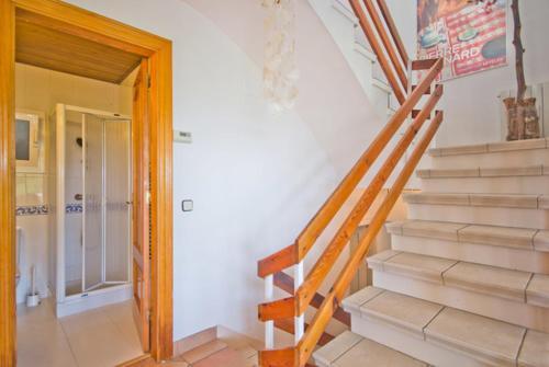 Lloret de Mar Villa Sleeps 6 Pool Wifi
